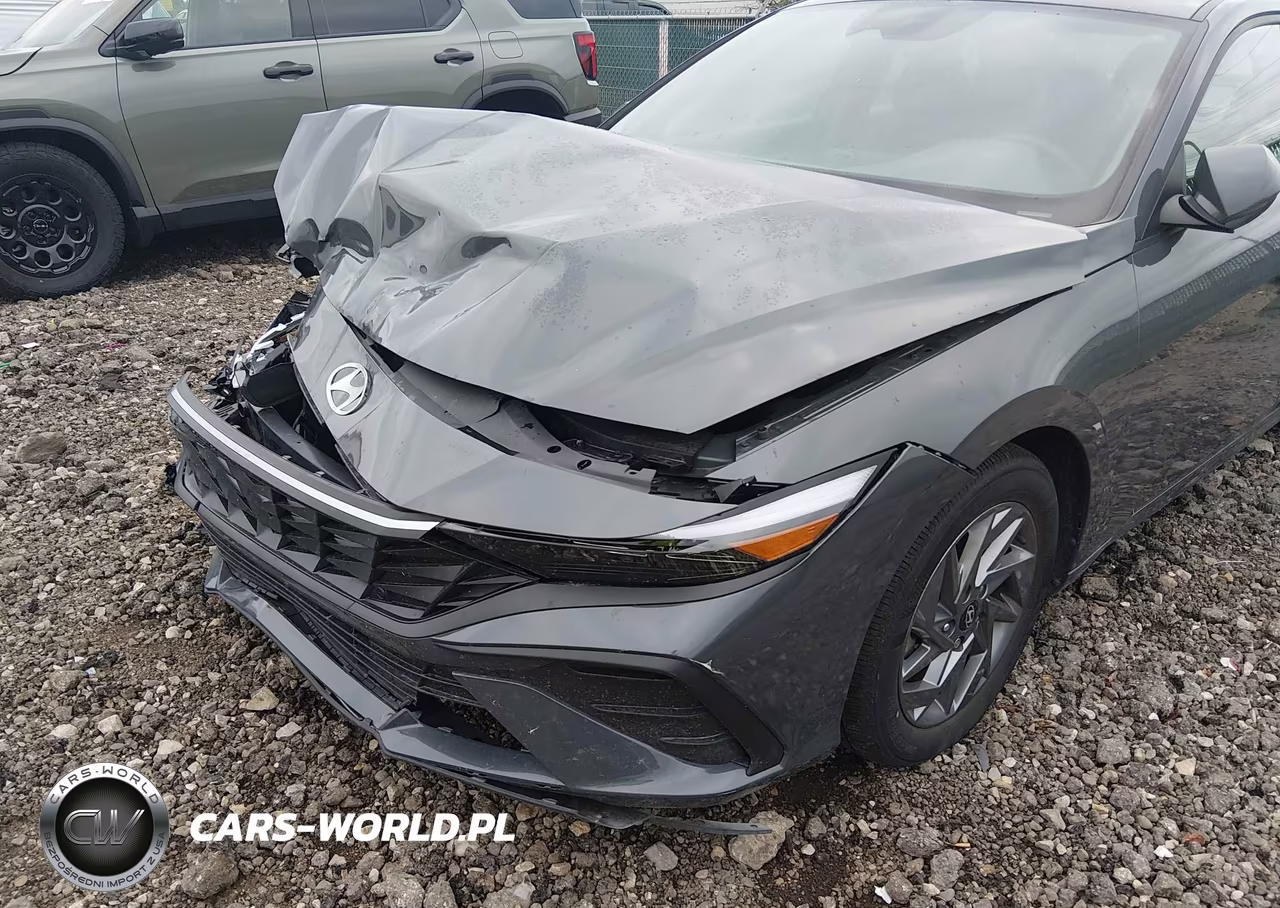 2024 Hyundai Elantra Sel VIN:KMHLM4DG5RU768901 - 17