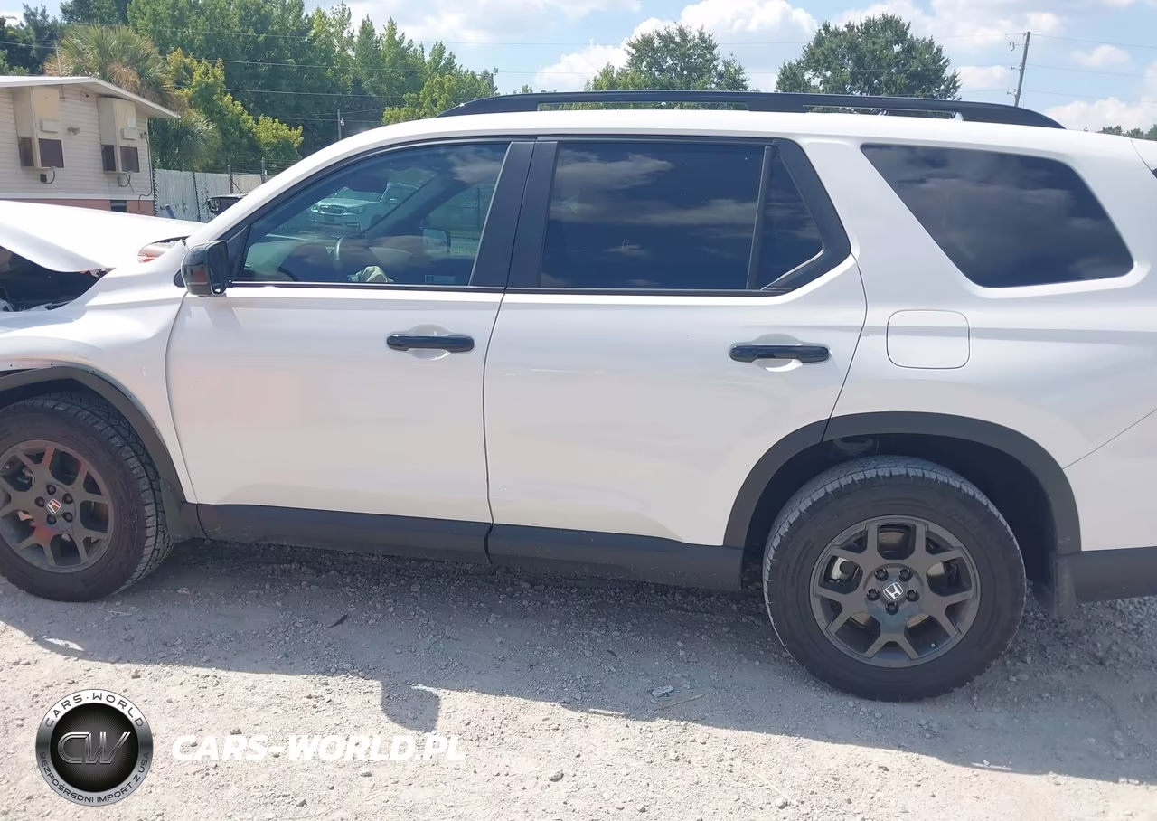 2025 Honda Pilot Trailsport VIN:5FNYG1H6XSB175647 - 14