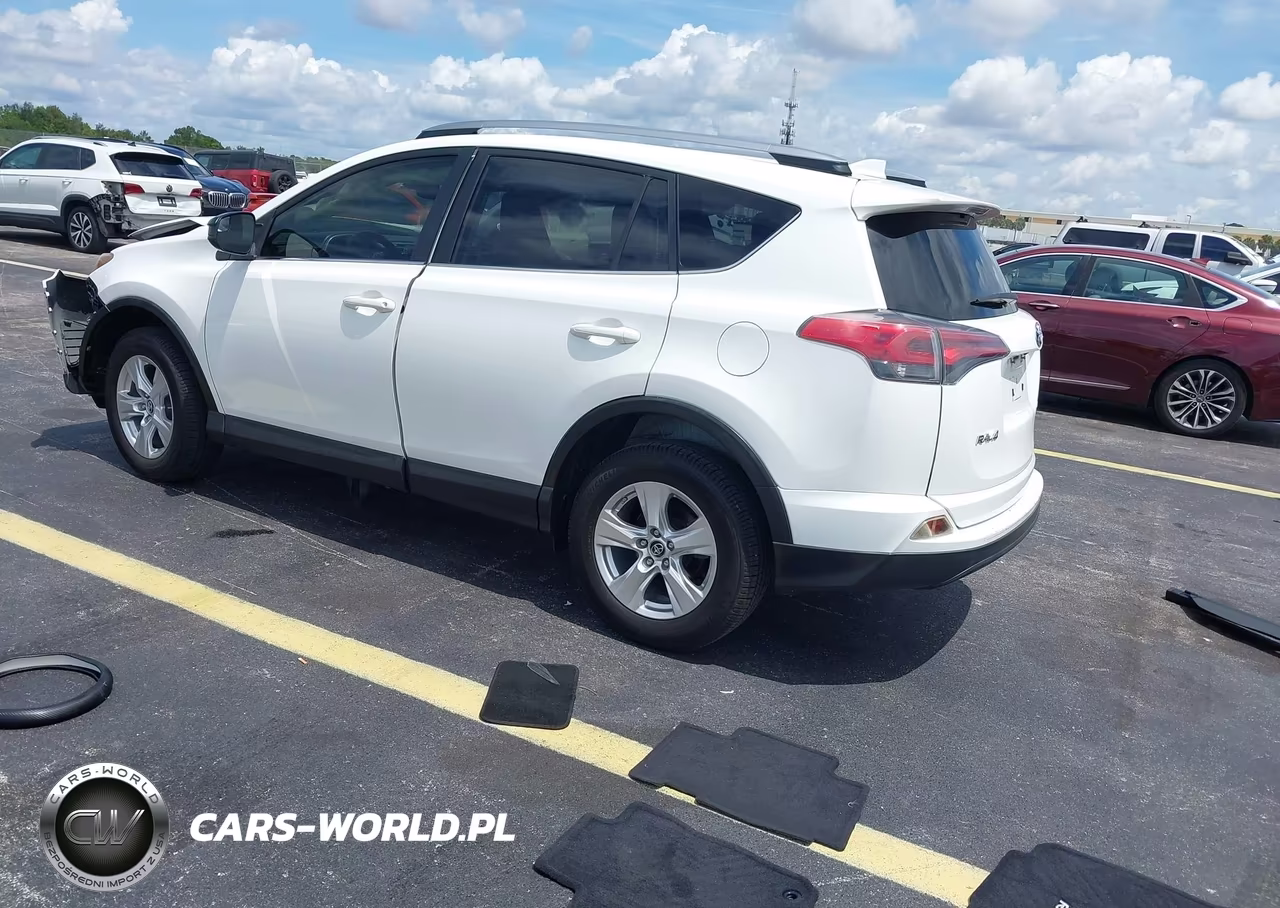 2018 Toyota Rav4 Le VIN:JTMZFREV8JJ728918 - 3