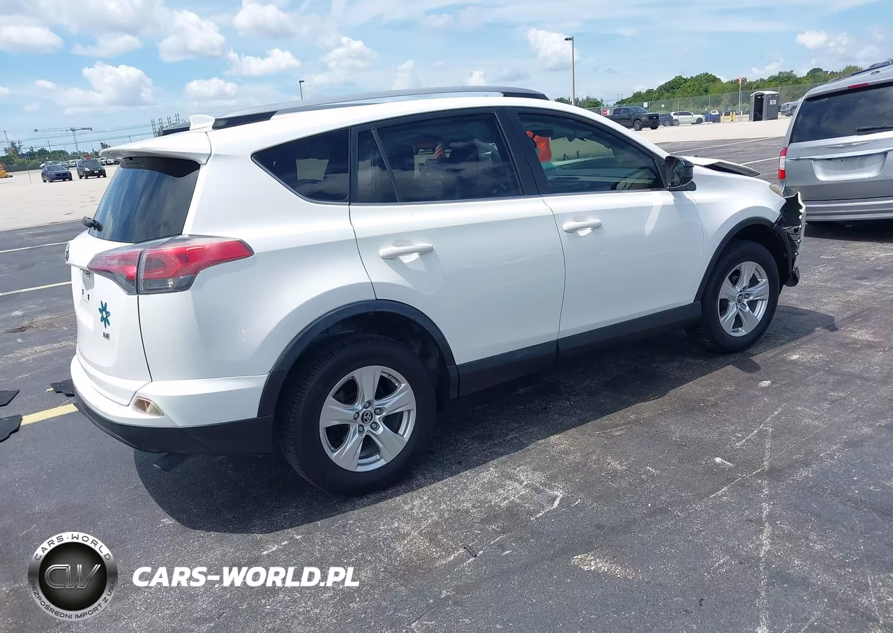 2018 Toyota Rav4 Le VIN:JTMZFREV8JJ728918 - 4