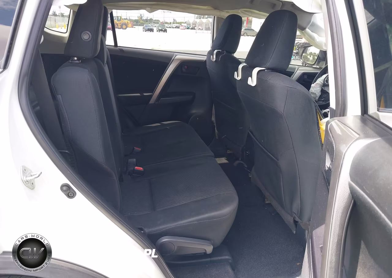 2018 Toyota Rav4 Le VIN:JTMZFREV8JJ728918 - 8