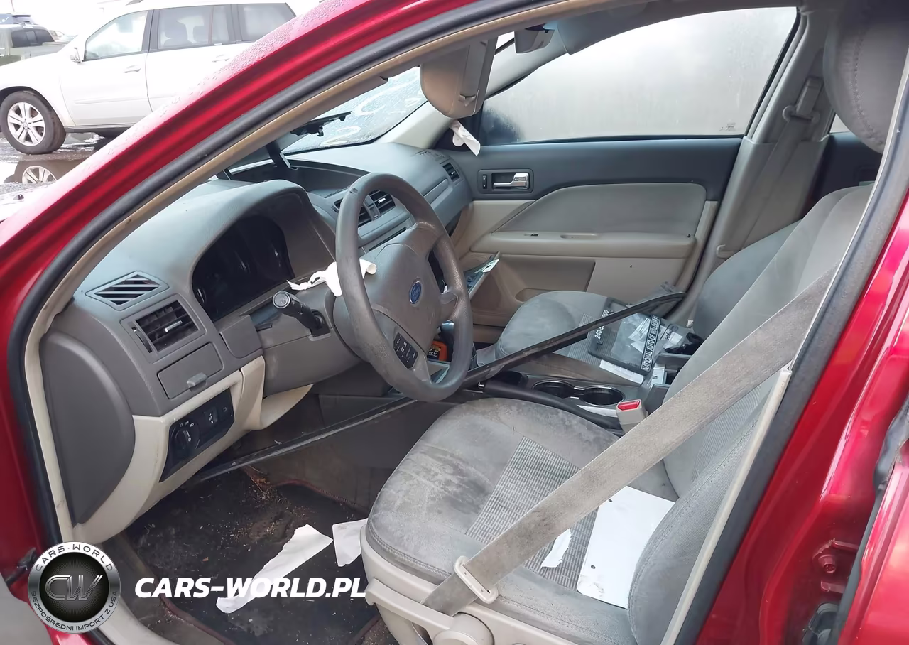 2012 Ford Fusion S VIN:3FAHP0GA7CR161047 - 5