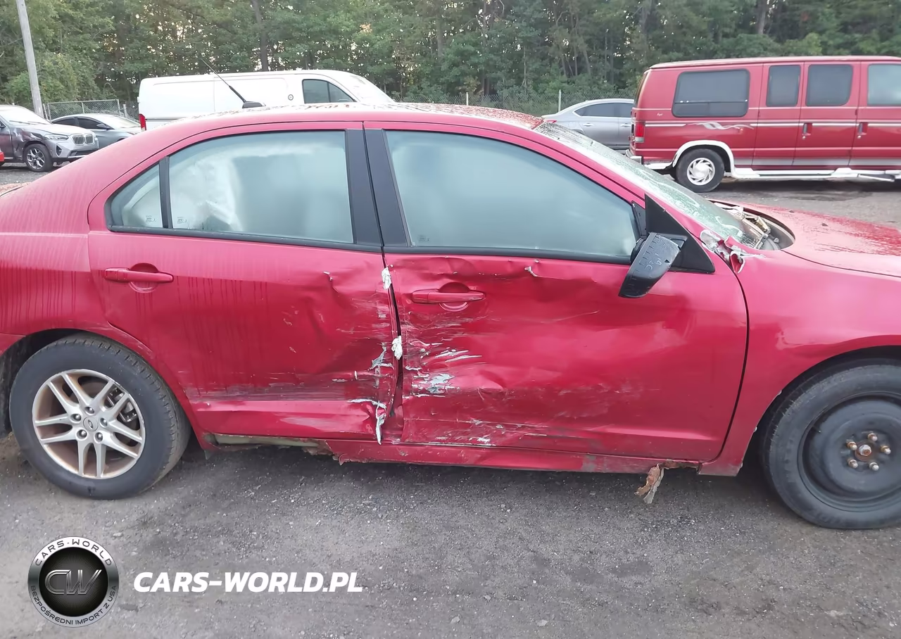 2012 Ford Fusion S VIN:3FAHP0GA7CR161047 - 6