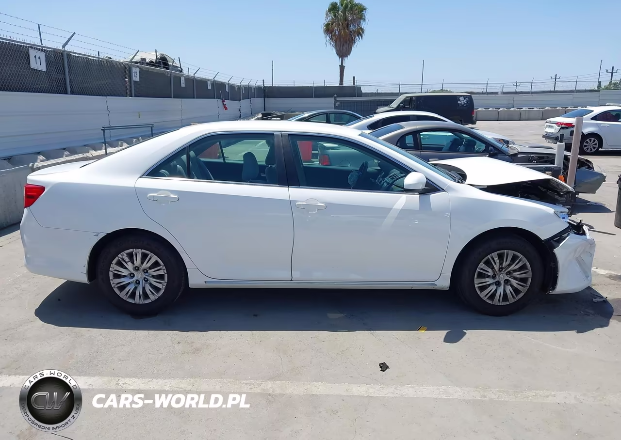 2014 Toyota Camry Le VIN:4T4BF1FK6ER426685 - 13