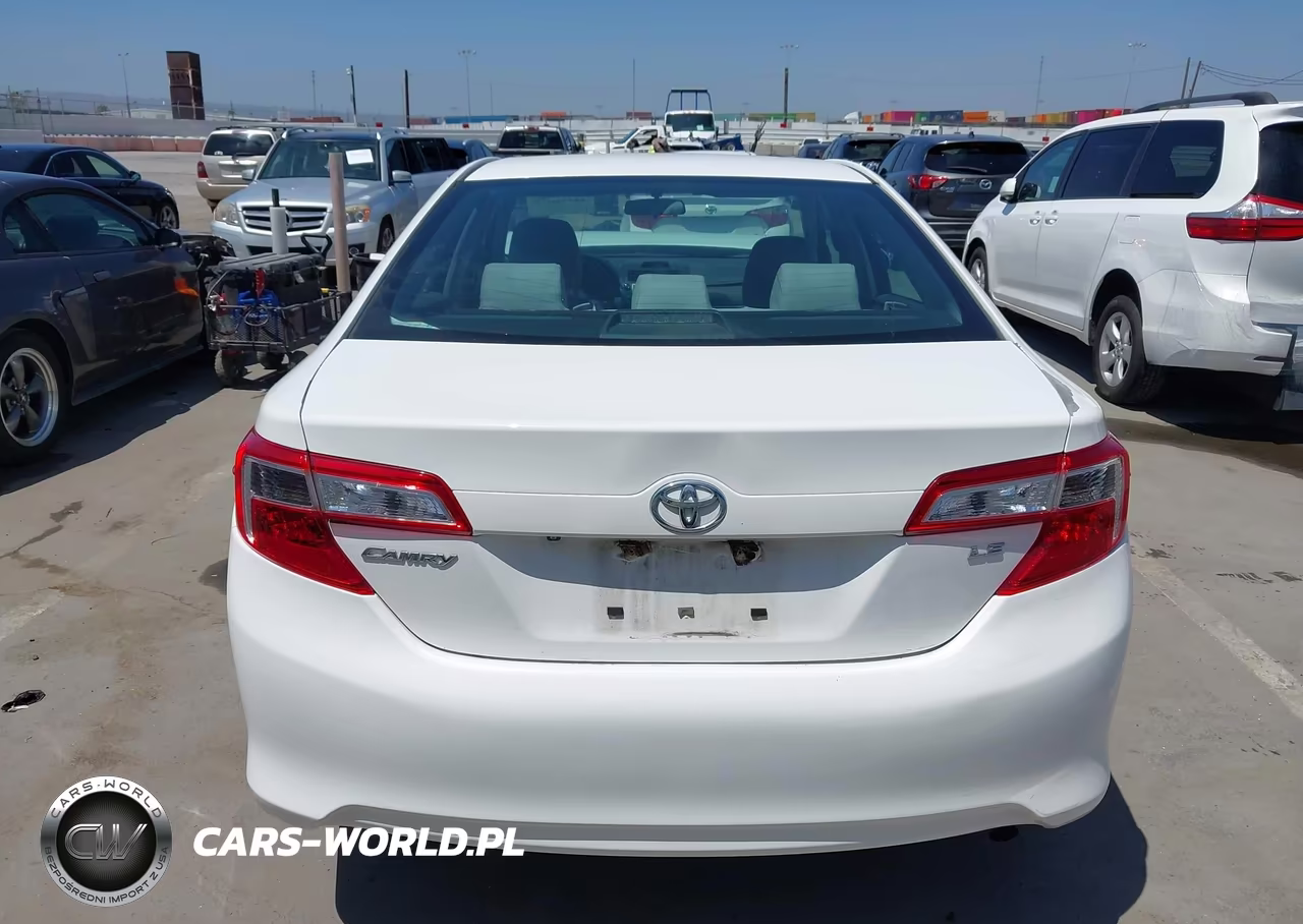 2014 Toyota Camry Le VIN:4T4BF1FK6ER426685 - 16