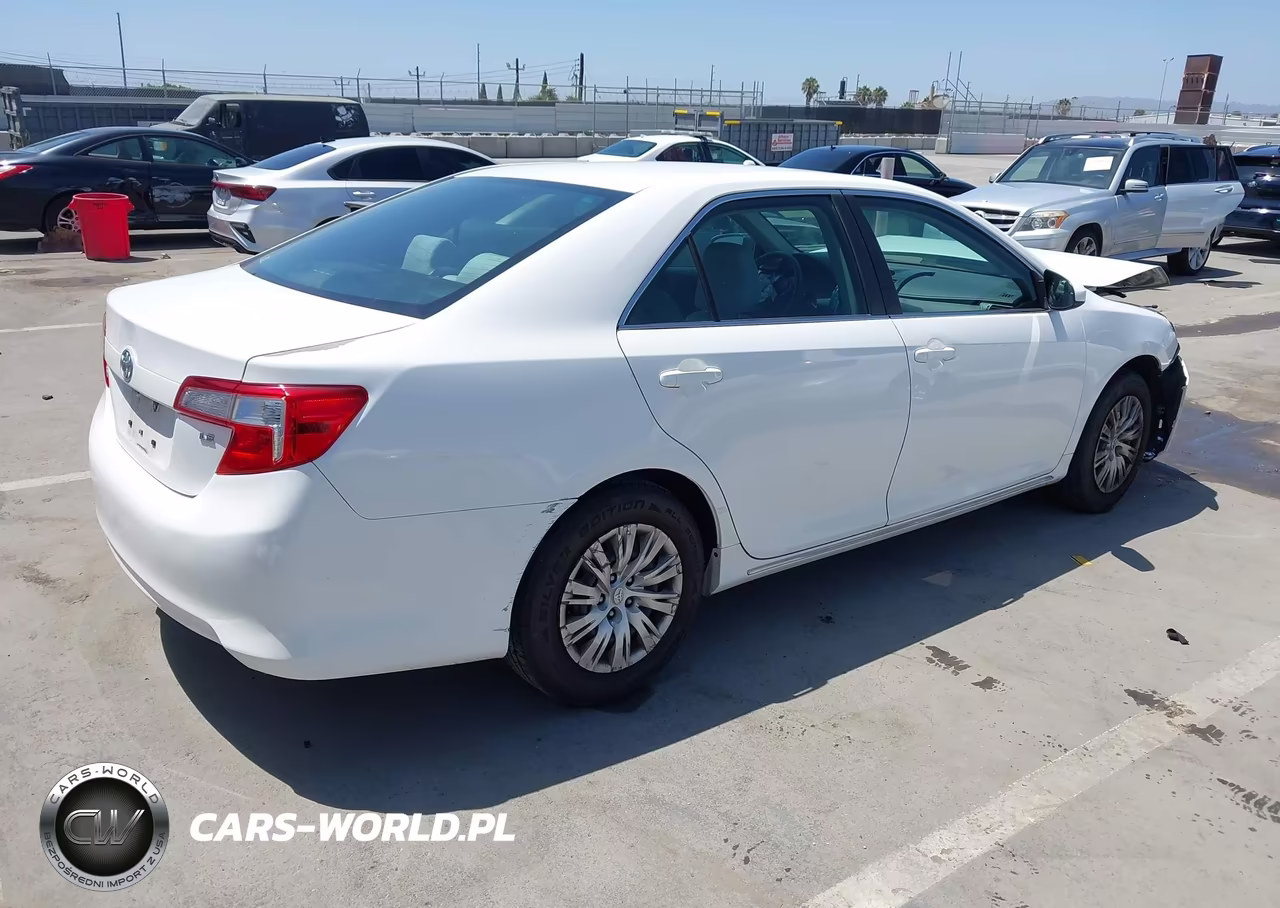 2014 Toyota Camry Le VIN:4T4BF1FK6ER426685 - 4