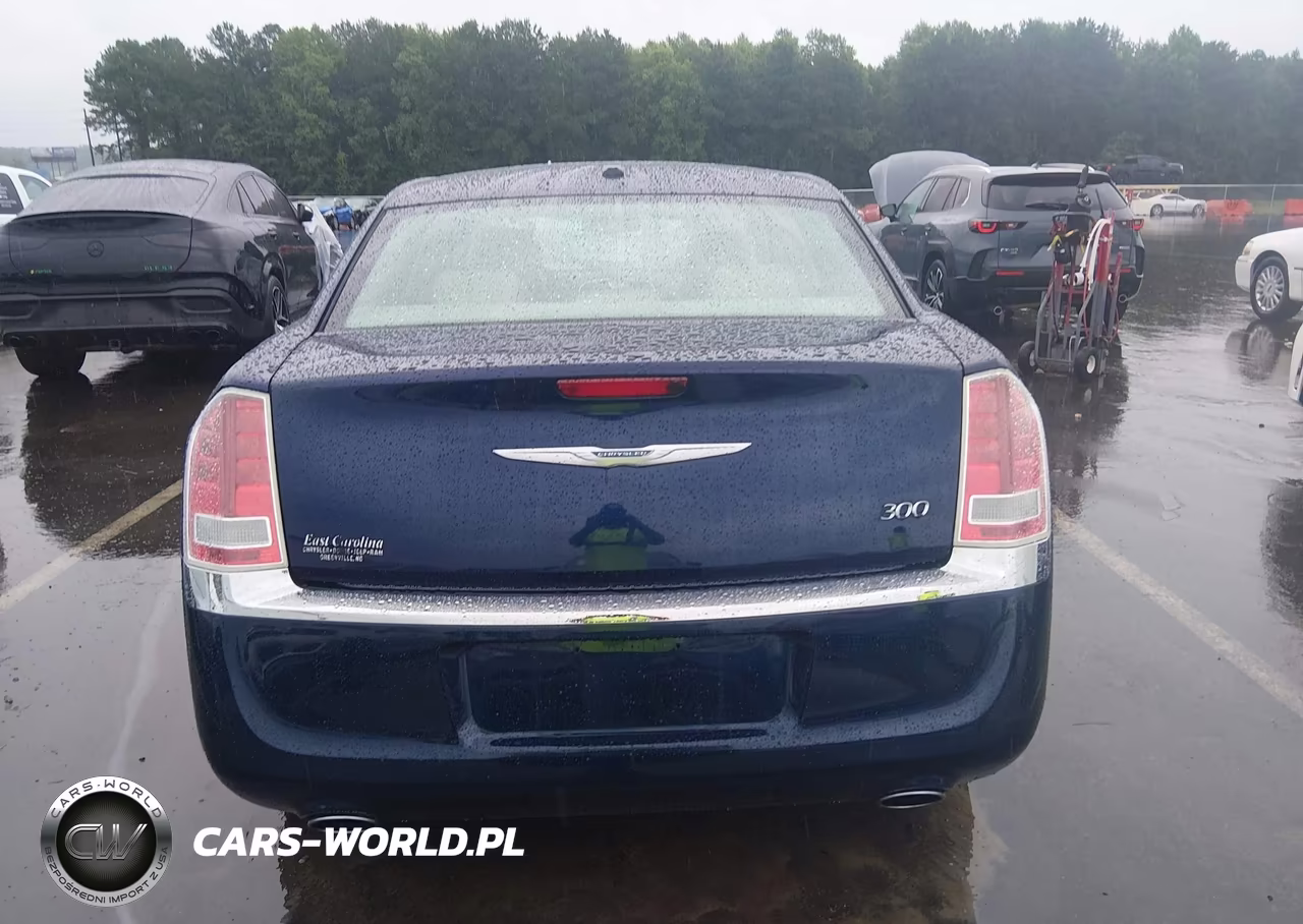2014 Chrysler 300 VIN:2C3CCAAG6EH355669 - 17