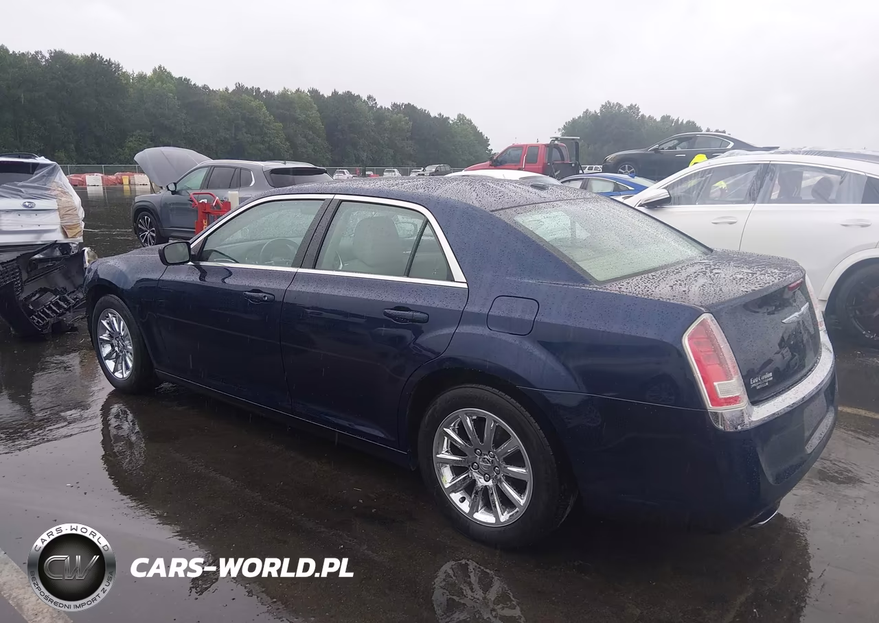 2014 Chrysler 300 VIN:2C3CCAAG6EH355669 - 3