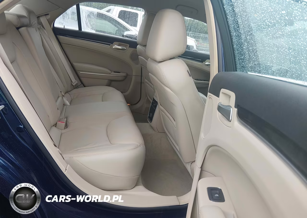 2014 Chrysler 300 VIN:2C3CCAAG6EH355669 - 8