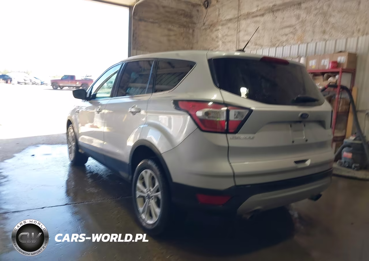 2017 Ford Escape Se VIN:1FMCU9GD6HUE50413 - 3