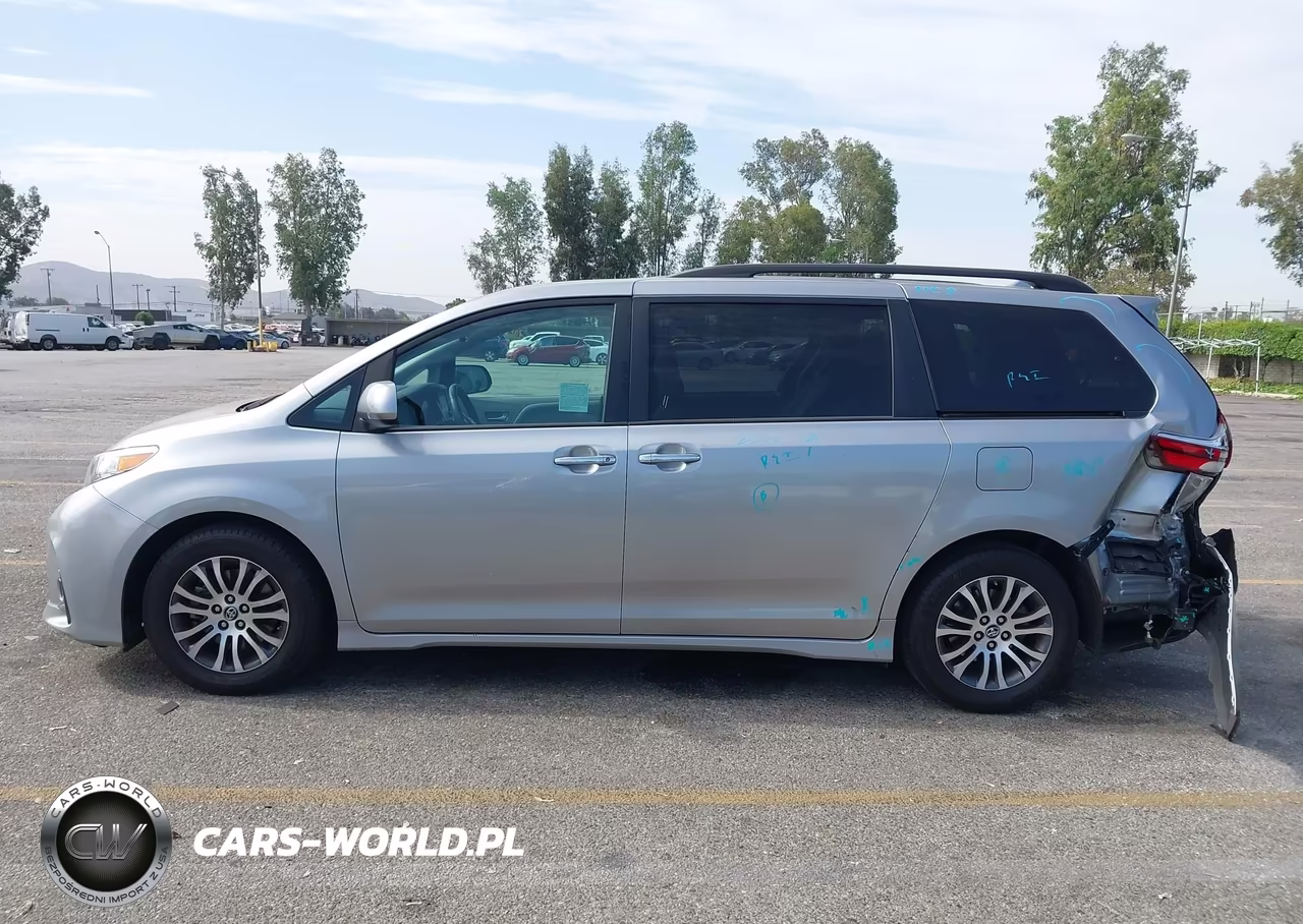 2018 Toyota Sienna Xle 7 Passenger VIN:5TDYZ3DC3JS932612 - 14