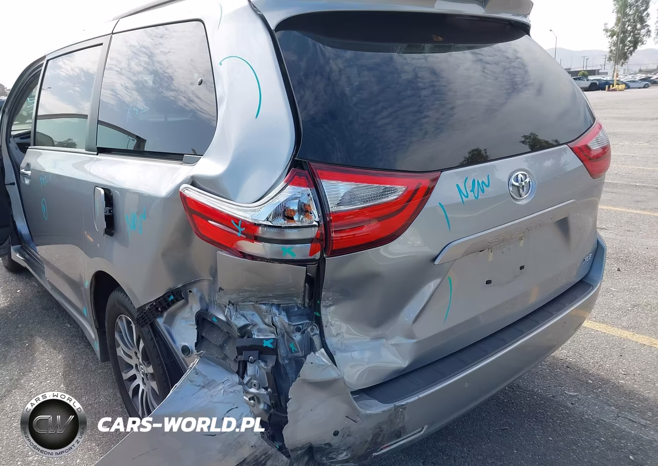 2018 Toyota Sienna Xle 7 Passenger VIN:5TDYZ3DC3JS932612 - 17