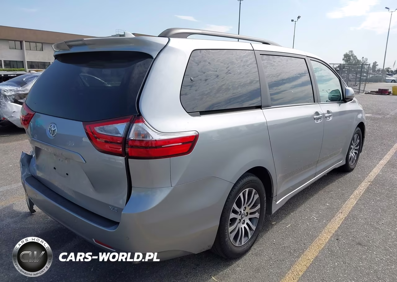 2018 Toyota Sienna Xle 7 Passenger VIN:5TDYZ3DC3JS932612 - 4