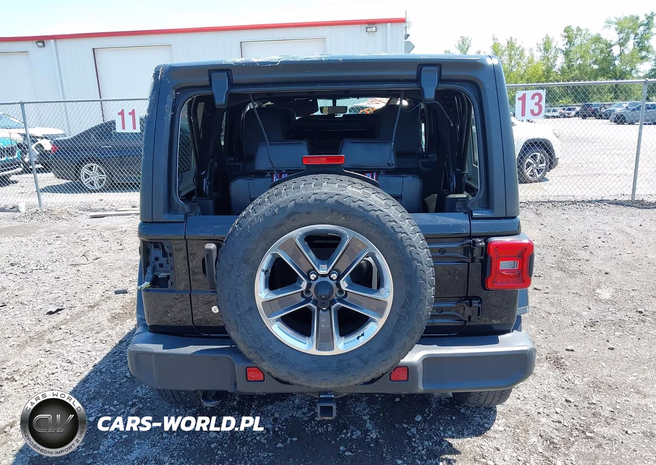 2020 Jeep Wrangler Unlimited Sahara 4X4 VIN:1C4HJXEGXLW239829 - 16