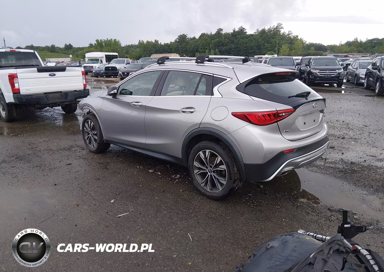 2018 Infiniti Qx30 Premium VIN:SJKCH5CR4JA044900 - 3