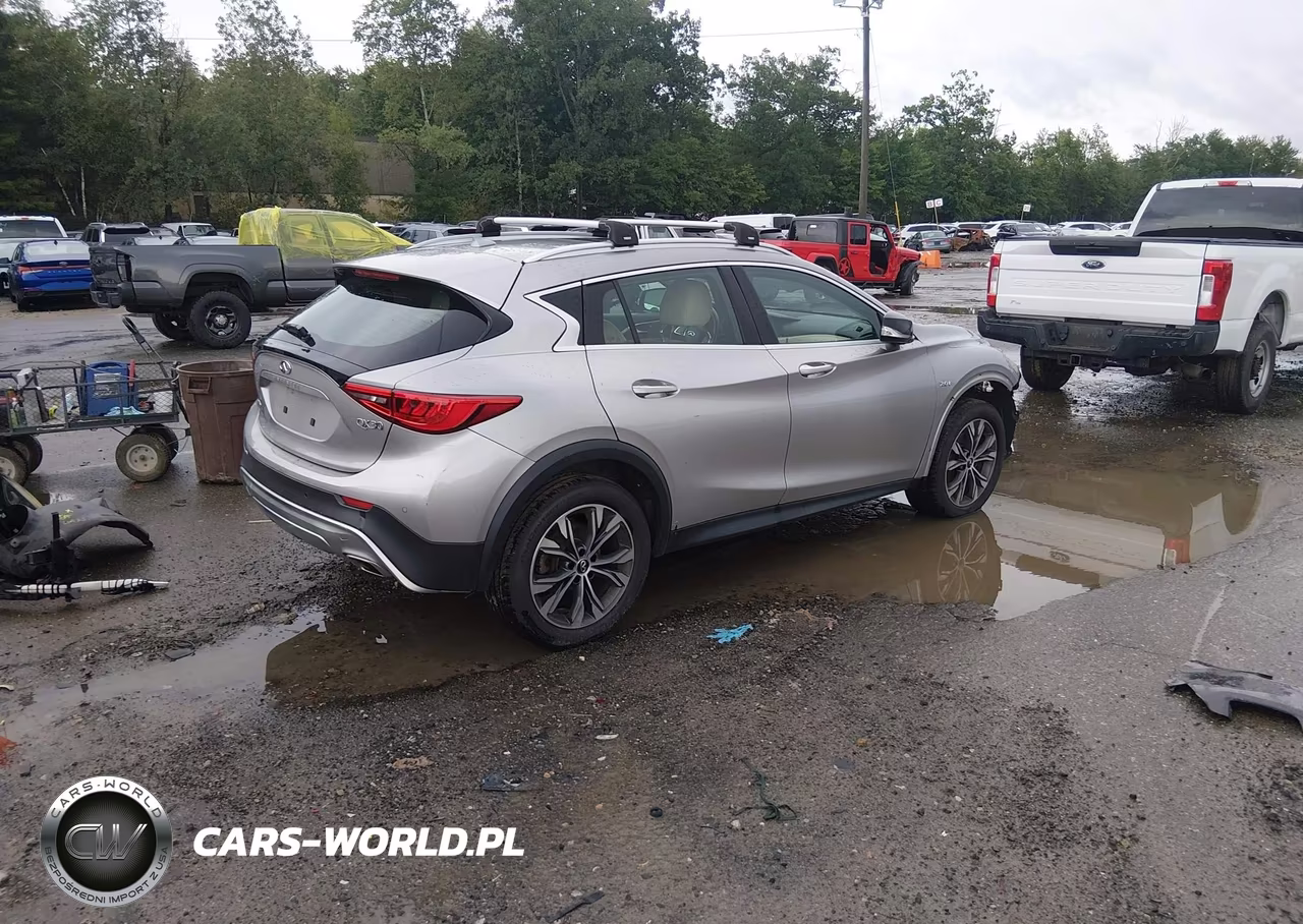 2018 Infiniti Qx30 Premium VIN:SJKCH5CR4JA044900 - 4