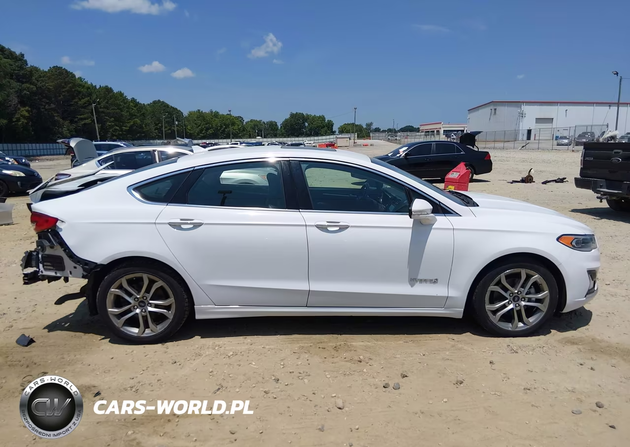 2019 Ford Fusion Hybrid Titanium VIN:3FA6P0RU8KR105583 - 13