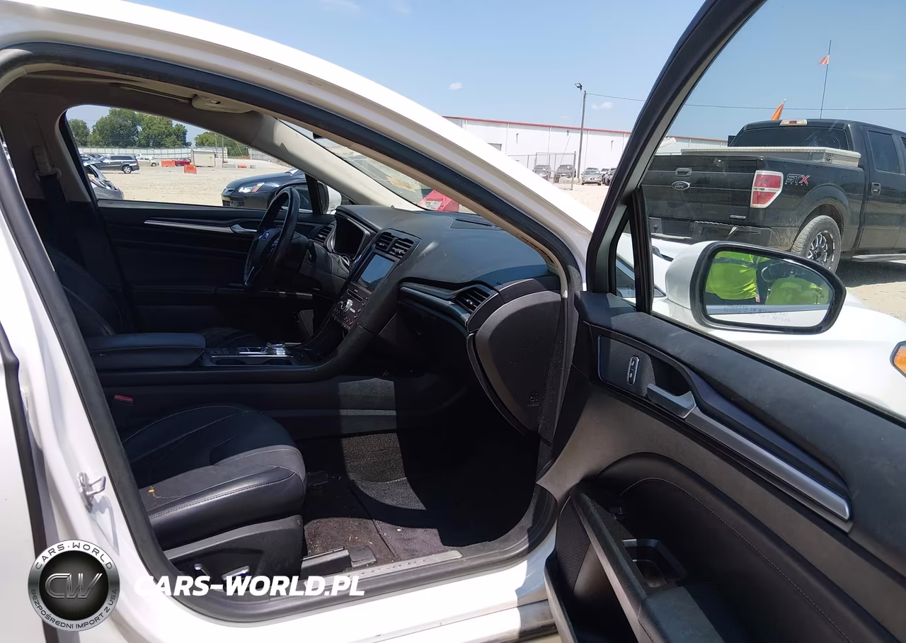 2019 Ford Fusion Hybrid Titanium VIN:3FA6P0RU8KR105583 - 5