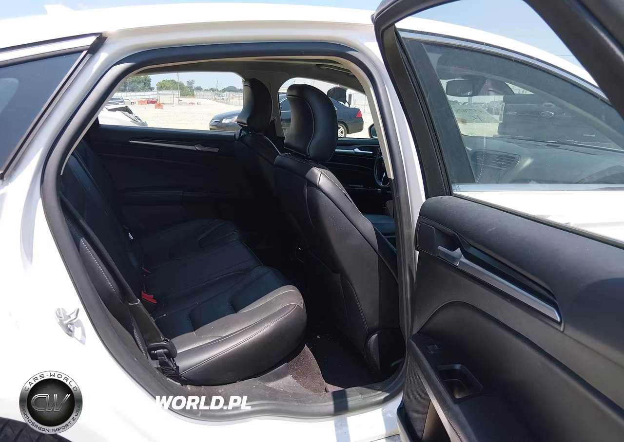 2019 Ford Fusion Hybrid Titanium VIN:3FA6P0RU8KR105583 - 8
