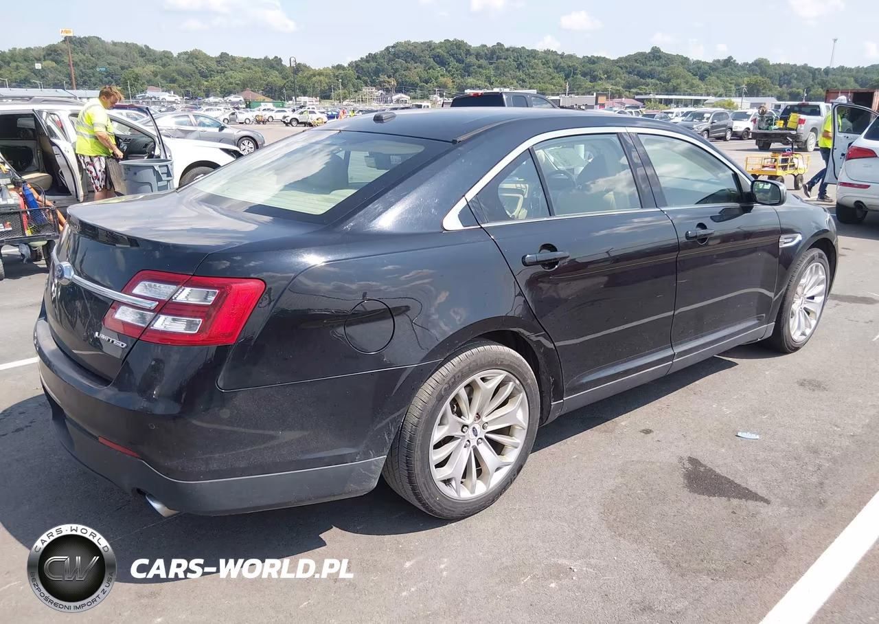 2017 Ford Taurus Limited VIN:1FAHP2F86HG117713 - 4