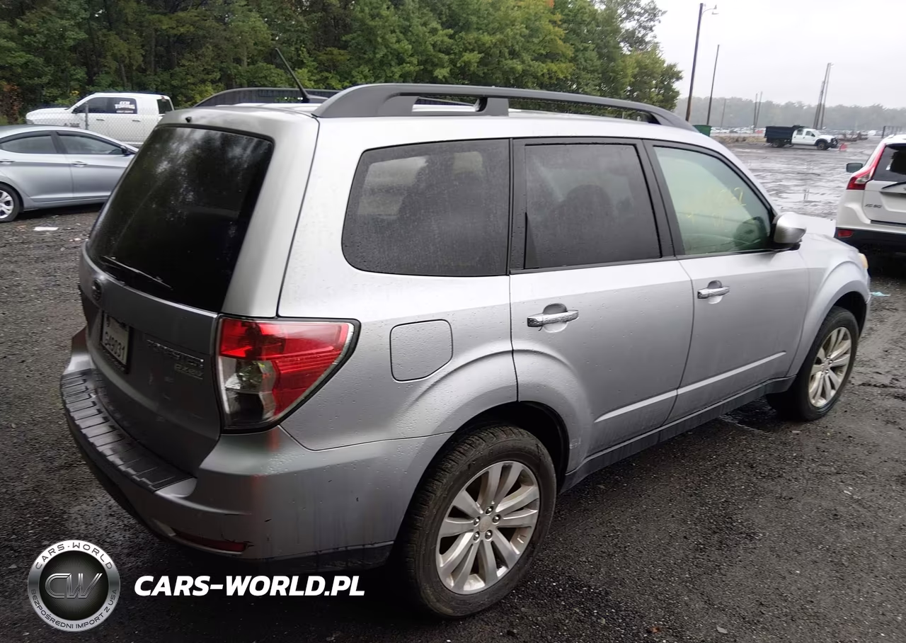 2012 Subaru Forester 2.5X Premium VIN:JF2SHADC6CH463506 - 4