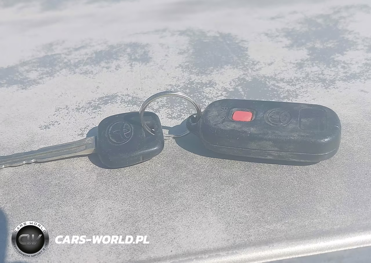 2003 Toyota Camry Le VIN:4T1BE32K13U160908 - 11