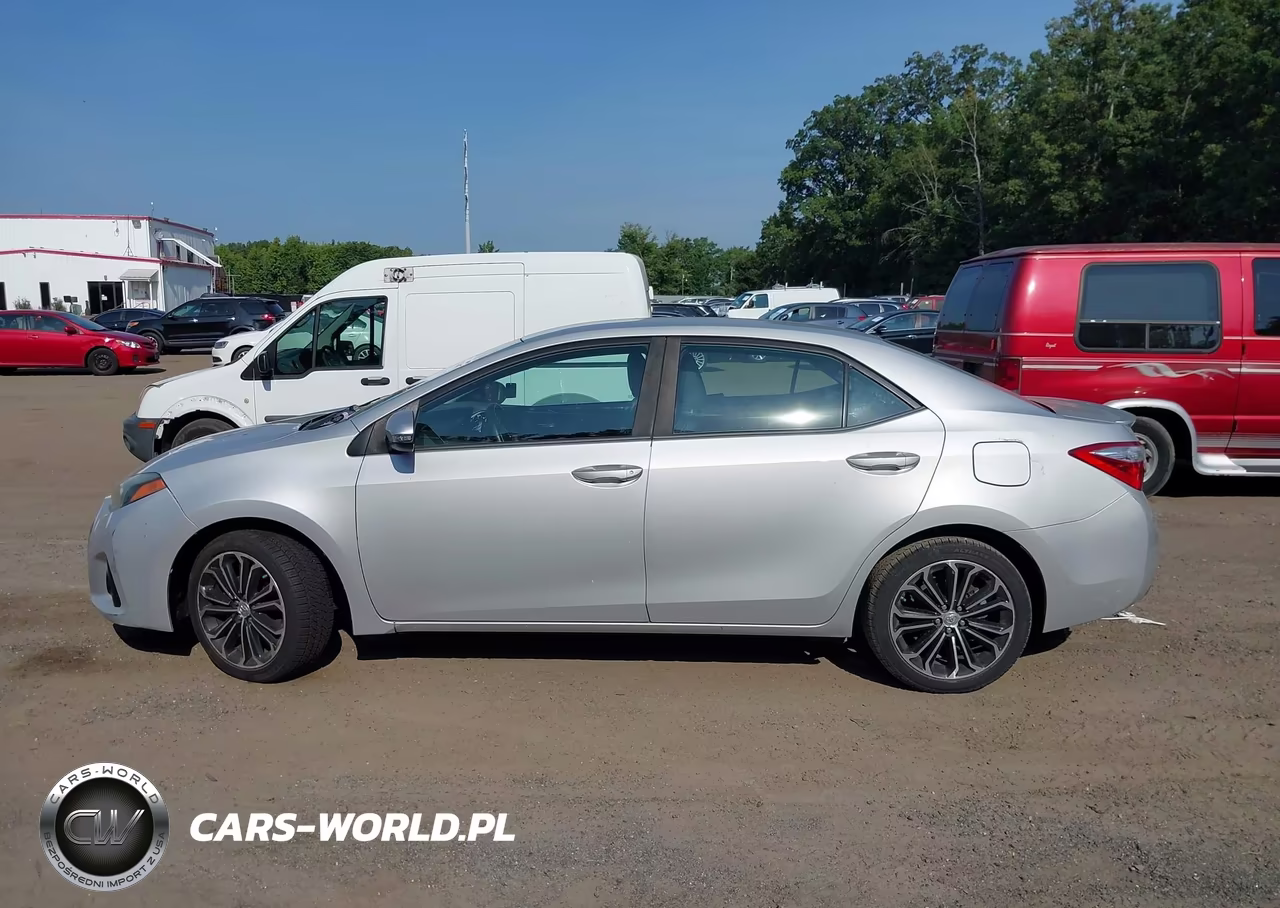 2015 Toyota Corolla S Plus VIN:2T1BURHE1FC300632 - 13