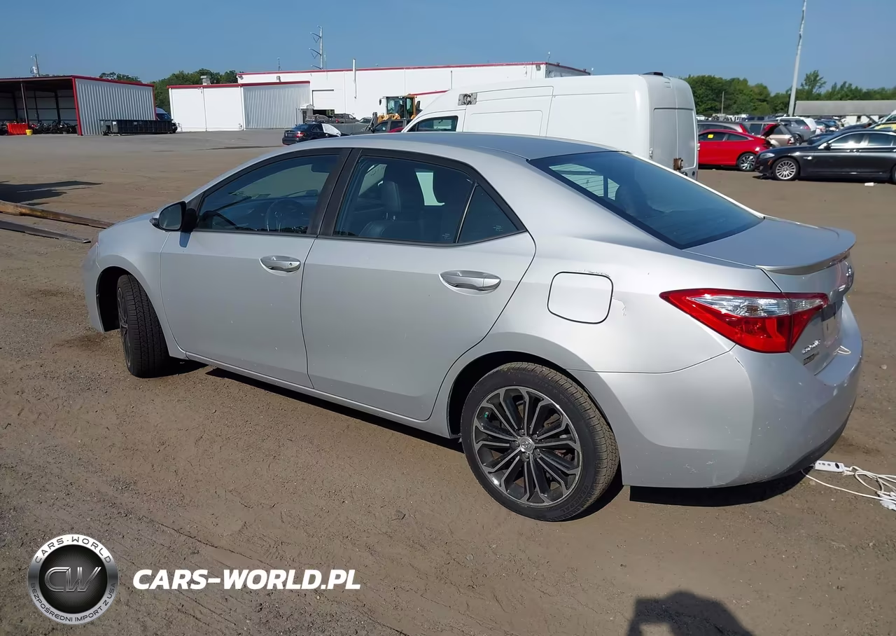 2015 Toyota Corolla S Plus VIN:2T1BURHE1FC300632 - 3