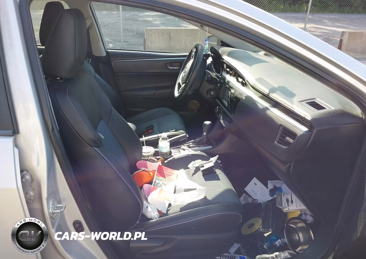 2015 Toyota Corolla S Plus VIN:2T1BURHE1FC300632 - 5
