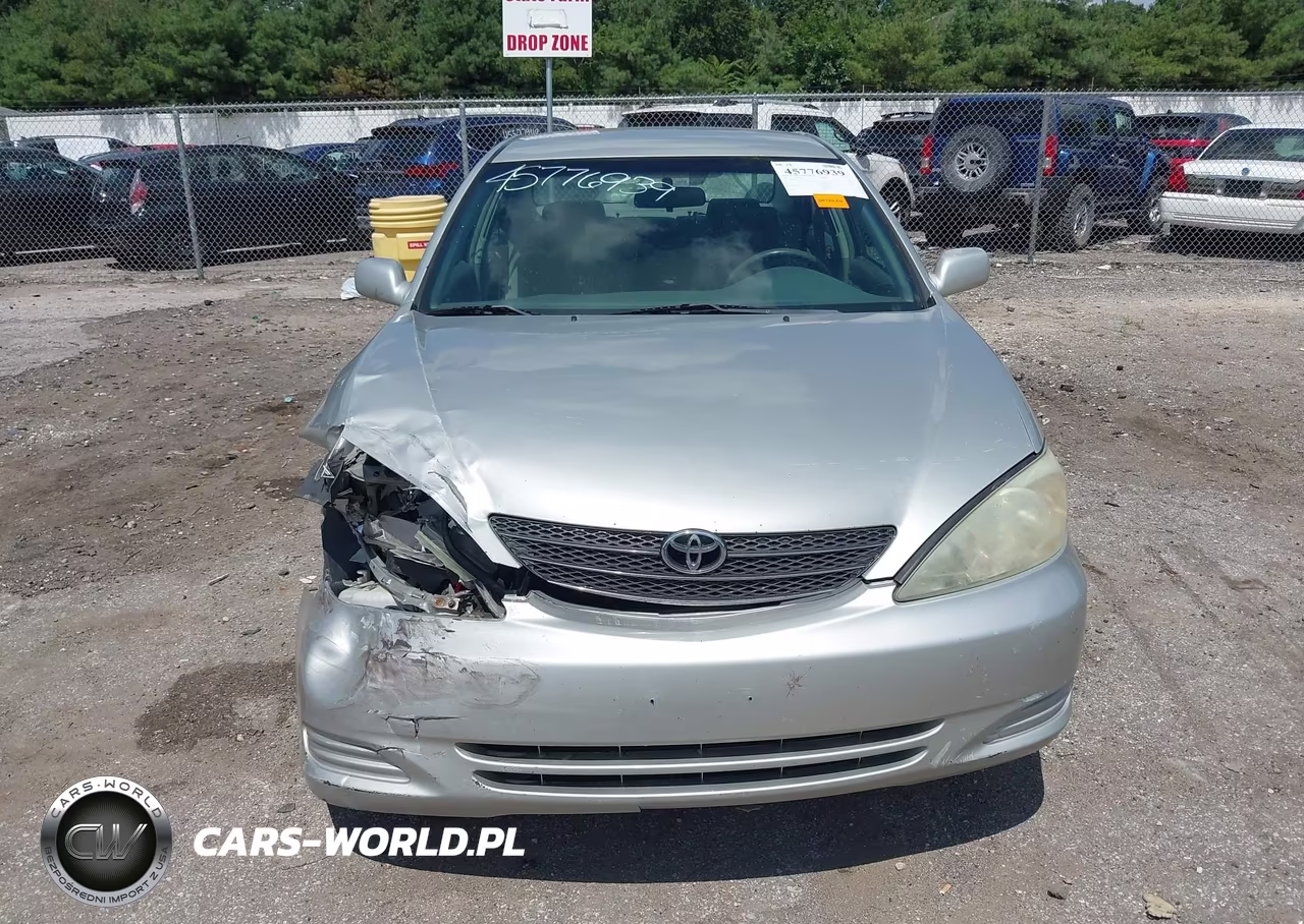 2002 Toyota Camry Le VIN:4T1BE32K62U071673 - 12