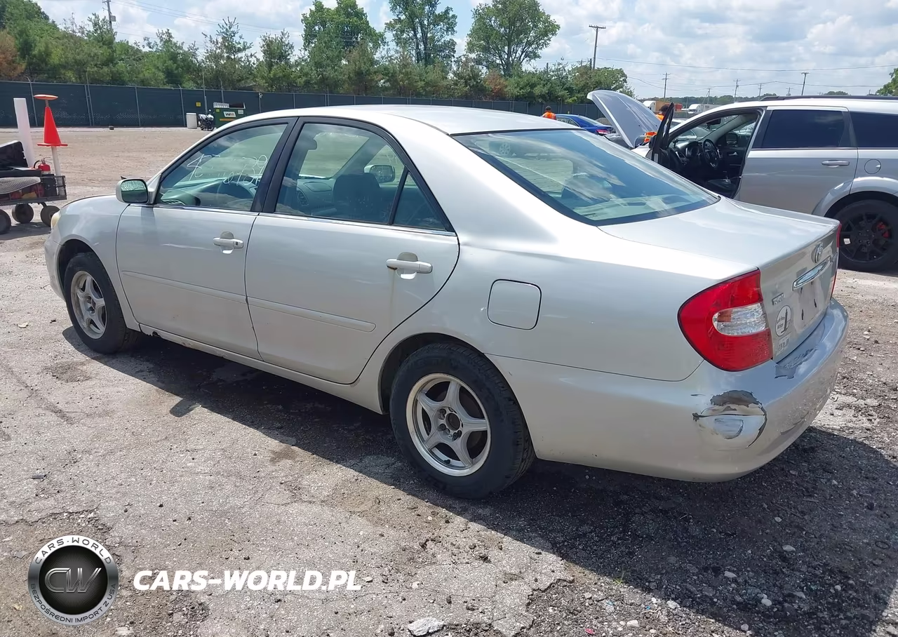 2002 Toyota Camry Le VIN:4T1BE32K62U071673 - 3