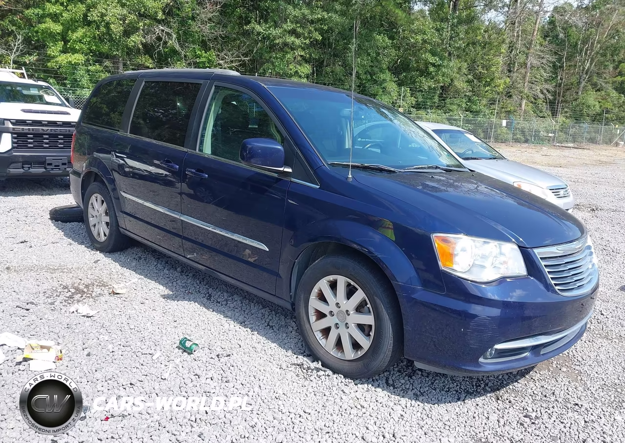 2015 Chrysler Town & Country Touring – zdjęcie 1 z 11