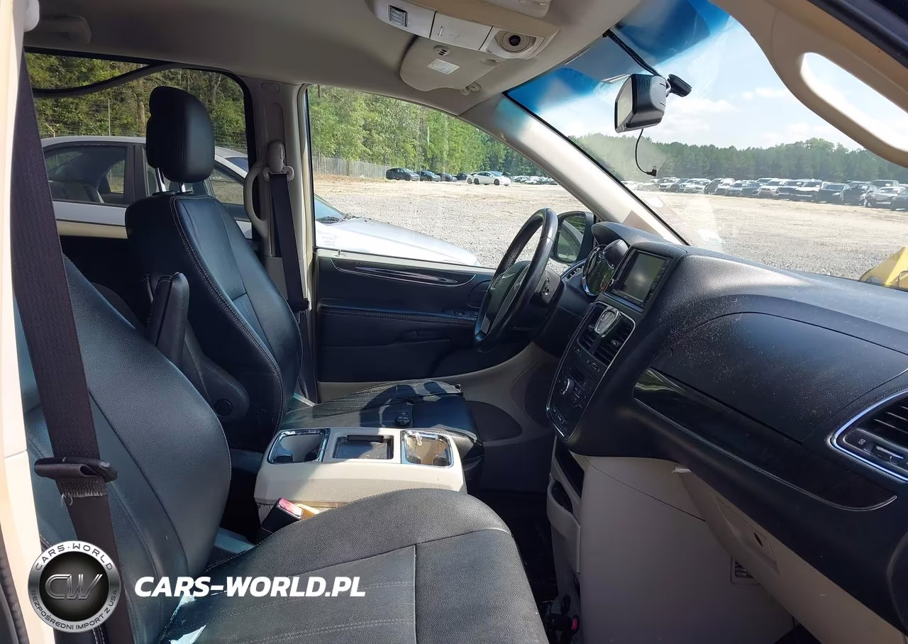 2015 Chrysler Town & Country Touring VIN:2C4RC1BG8FR731014 - 5