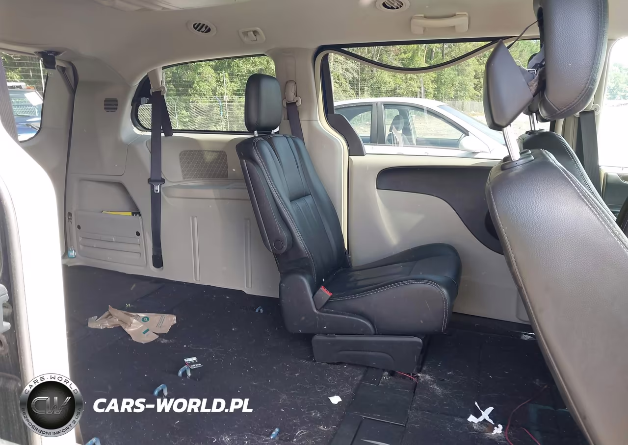2015 Chrysler Town & Country Touring VIN:2C4RC1BG8FR731014 - 8