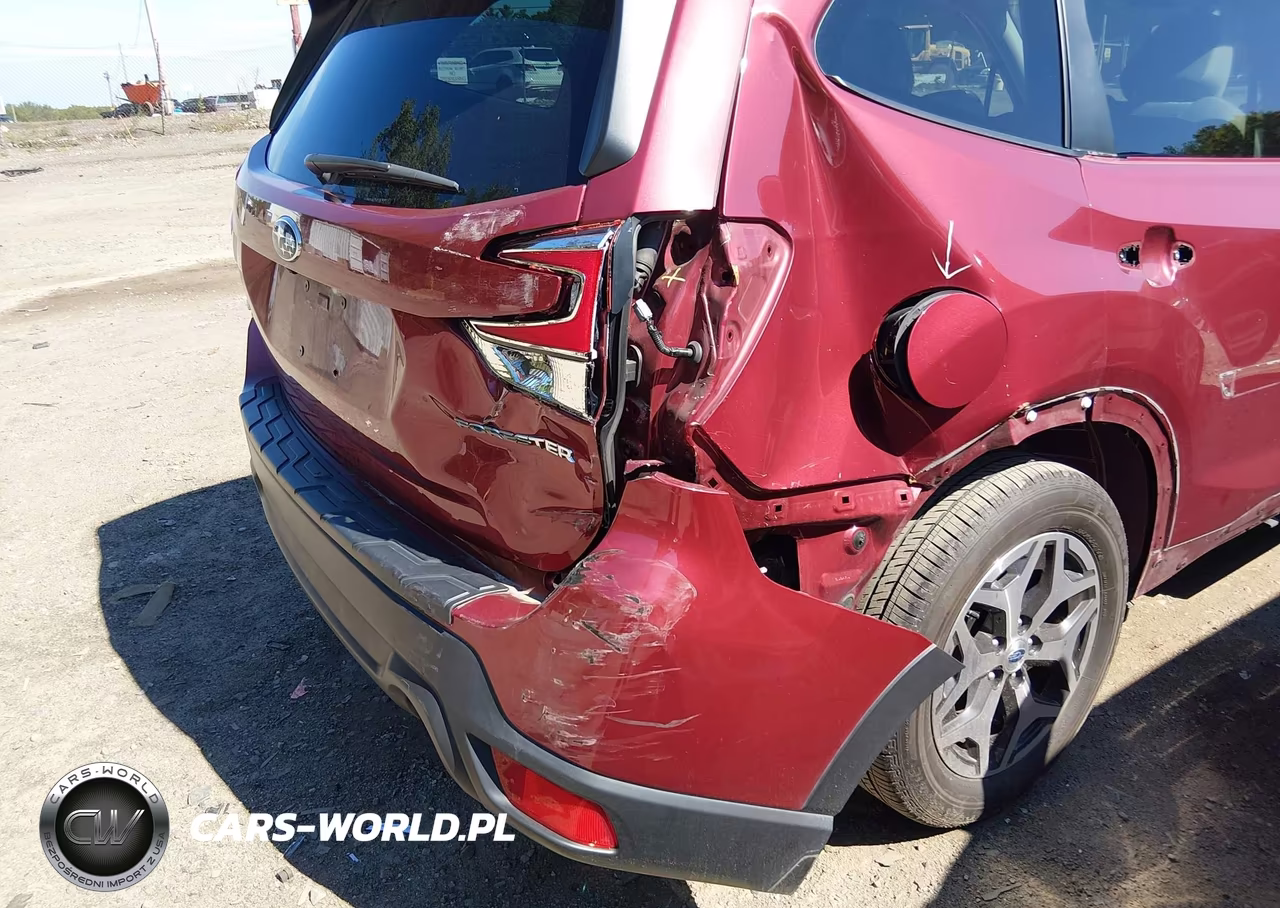 2023 Subaru Forester Premium VIN:JF2SKAECXPH430711 - 6