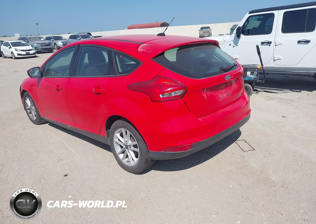 2015 Ford Focus Se VIN:1FADP3K2XFL224483 - 3