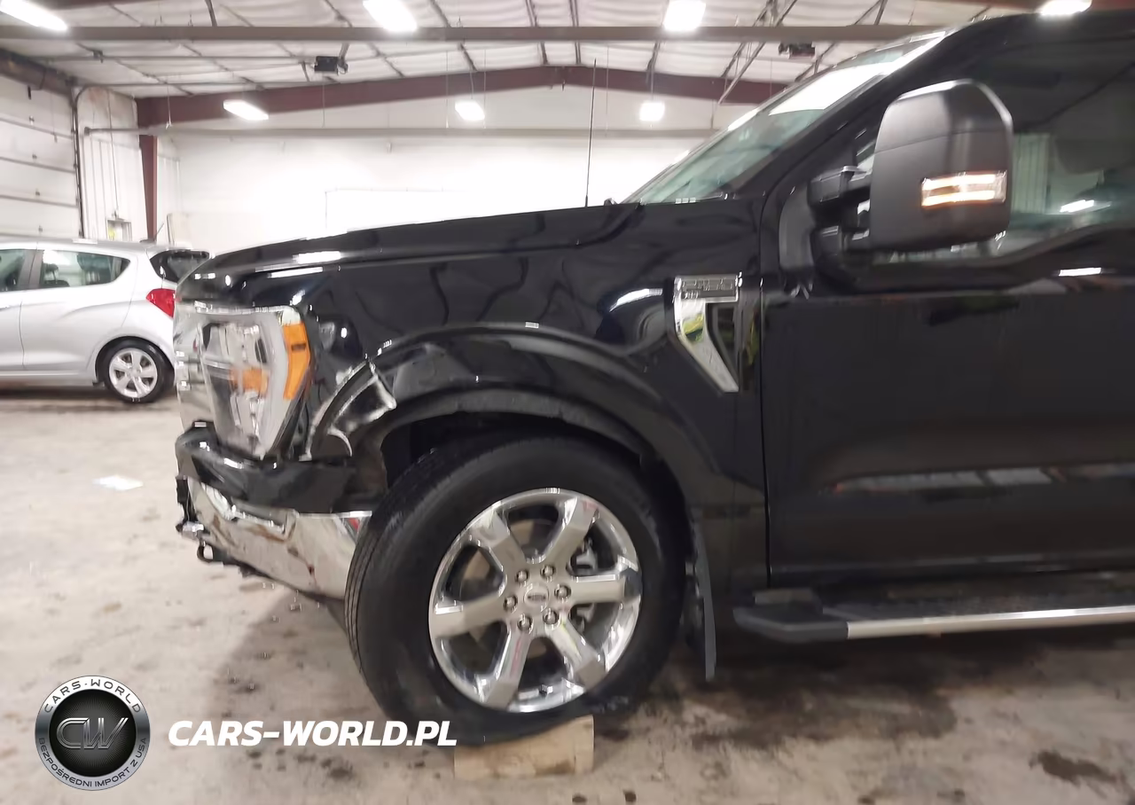 2023 Ford F-150 Xlt VIN:1FTFW1E84PFC32086 - 6
