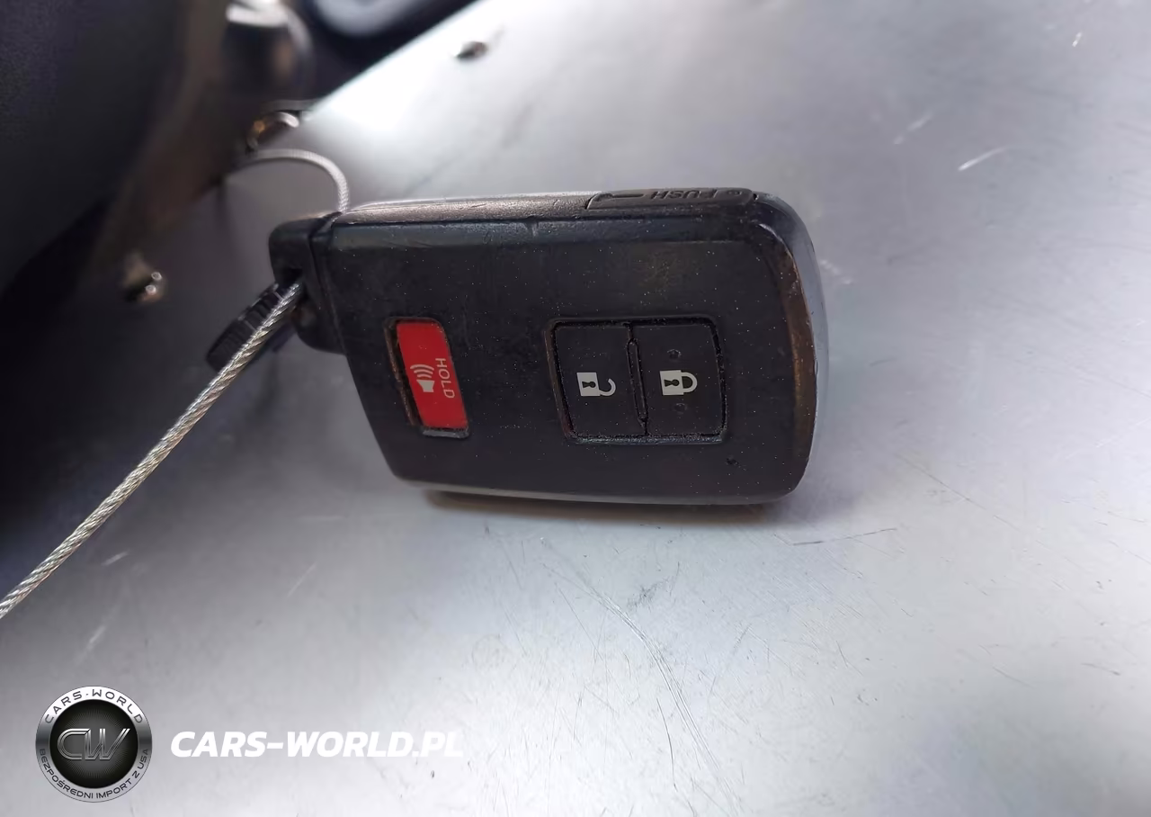 2012 Toyota Prius C Four VIN:JTDKDTB37C1506204 - 11
