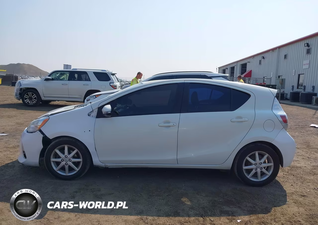 2012 Toyota Prius C Four VIN:JTDKDTB37C1506204 - 14