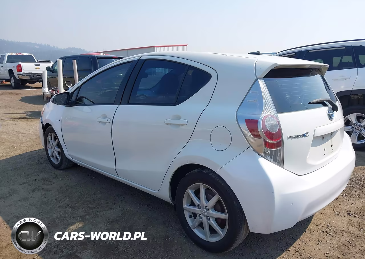 2012 Toyota Prius C Four VIN:JTDKDTB37C1506204 - 3