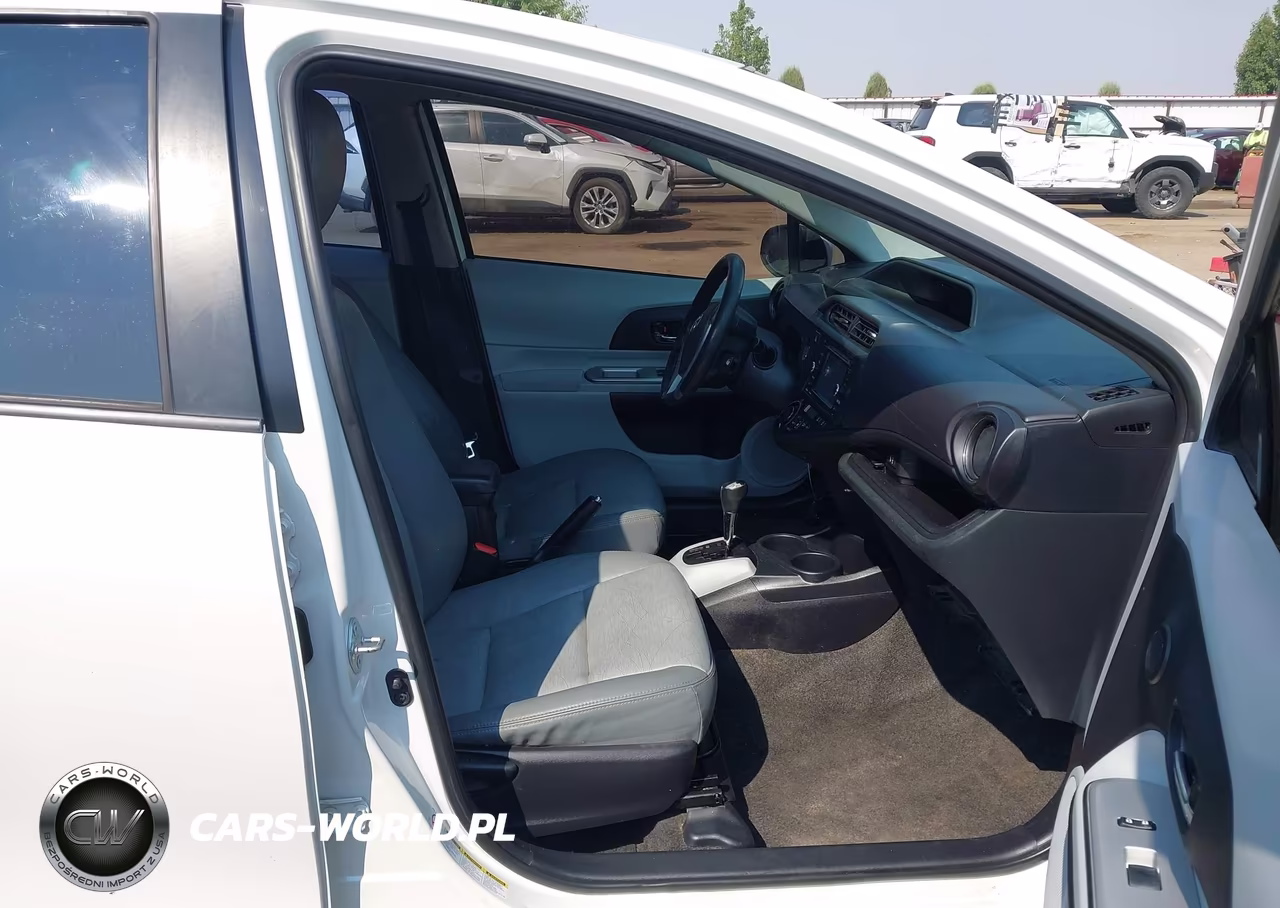 2012 Toyota Prius C Four VIN:JTDKDTB37C1506204 - 5