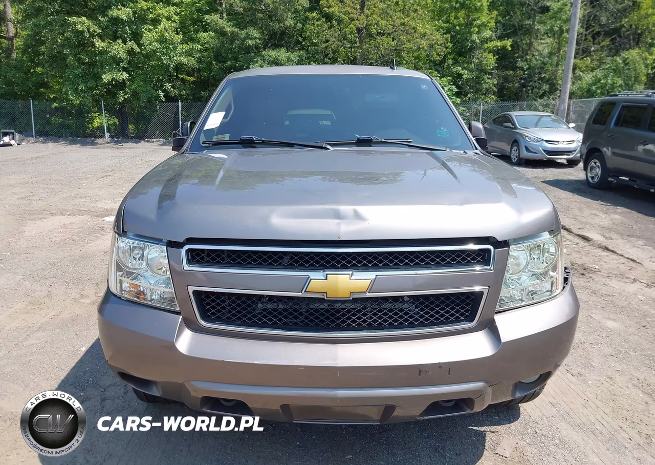 2013 Chevrolet Suburban Lt VIN:1GNSKJE76DR378041 - 11