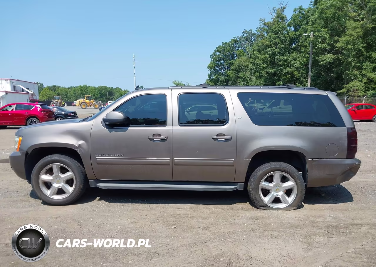 2013 Chevrolet Suburban Lt VIN:1GNSKJE76DR378041 - 13