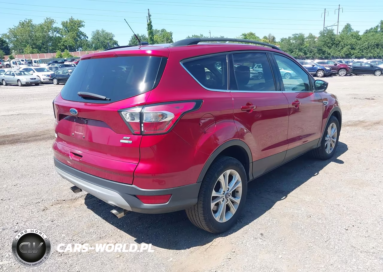 2018 Ford Escape Se VIN:1FMCU9GDXJUA47413 - 4