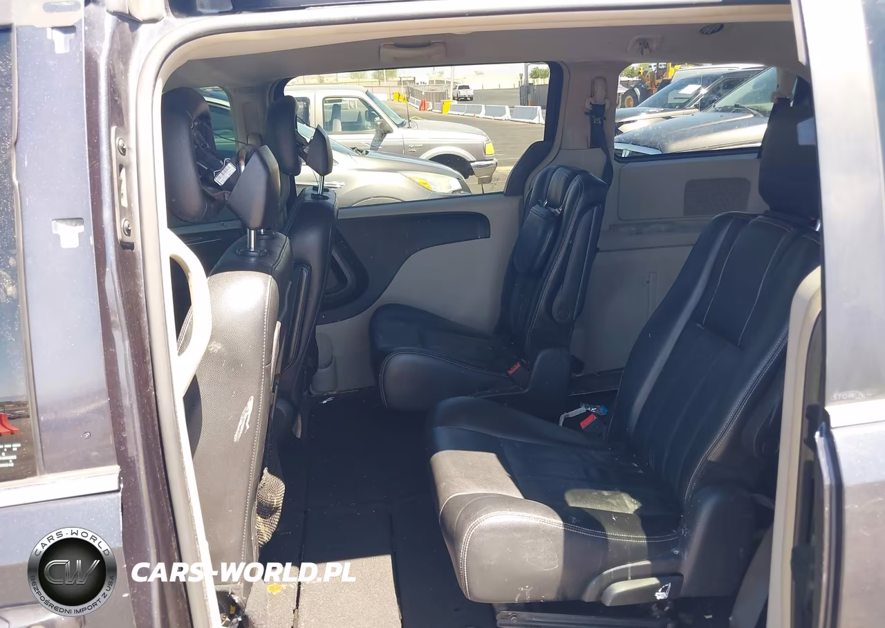 2014 Chrysler Town & Country Touring VIN:2C4RC1BG0ER157118 - 8