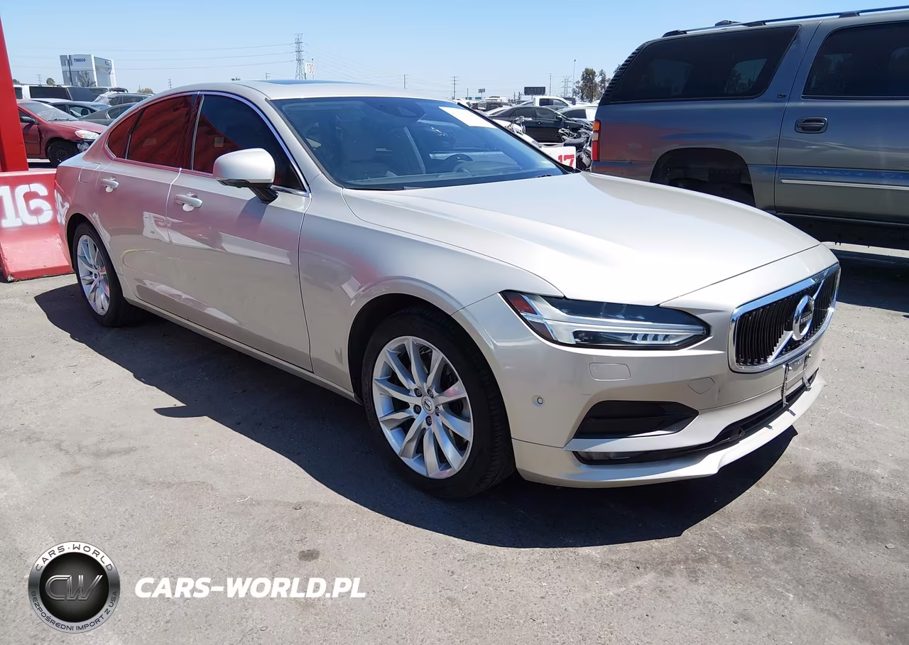 2017 Volvo S90 T6 Momentum
