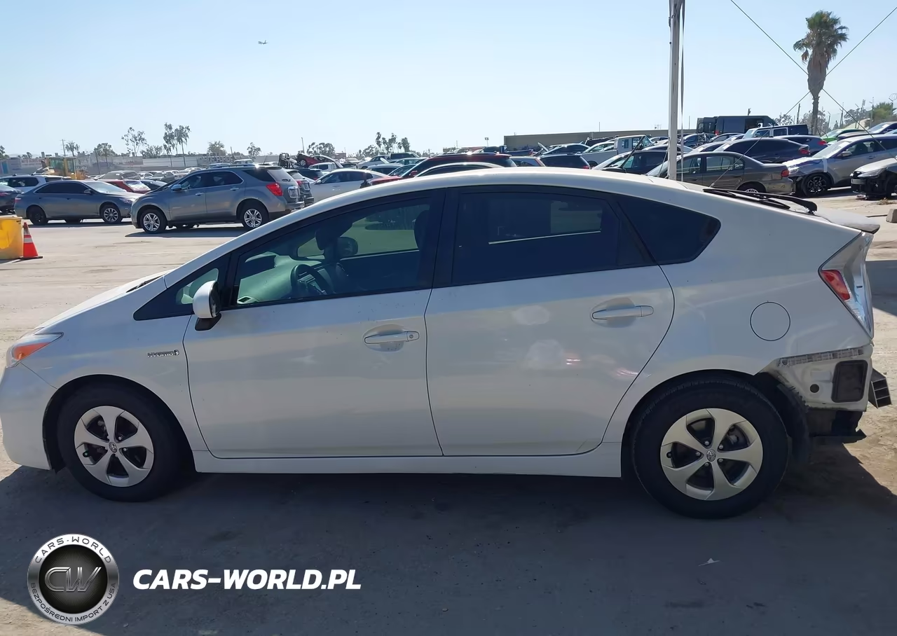 2015 Toyota Prius Three VIN:JTDKN3DU9F1961238 - 14