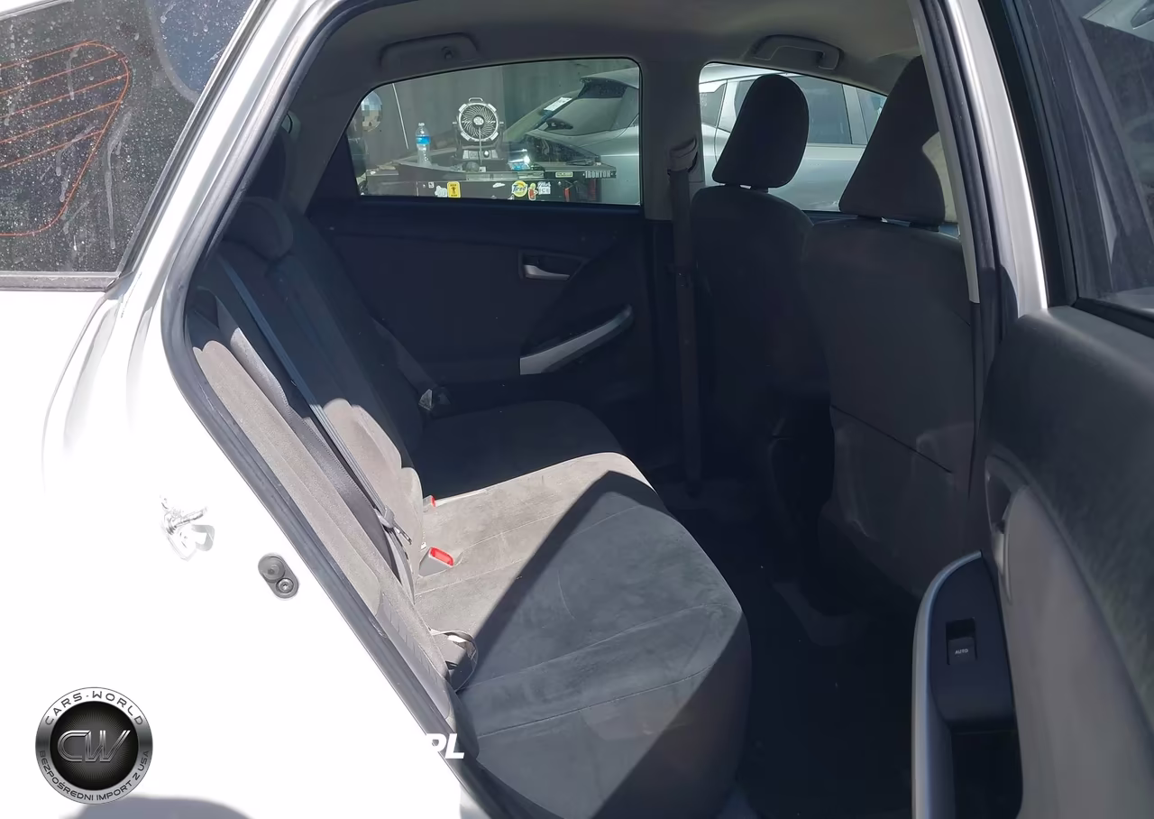 2015 Toyota Prius Three VIN:JTDKN3DU9F1961238 - 8