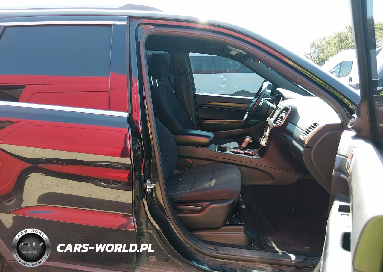 2017 Jeep Grand Cherokee Laredo VIN:1C4RJEAG7HC626314 - 5
