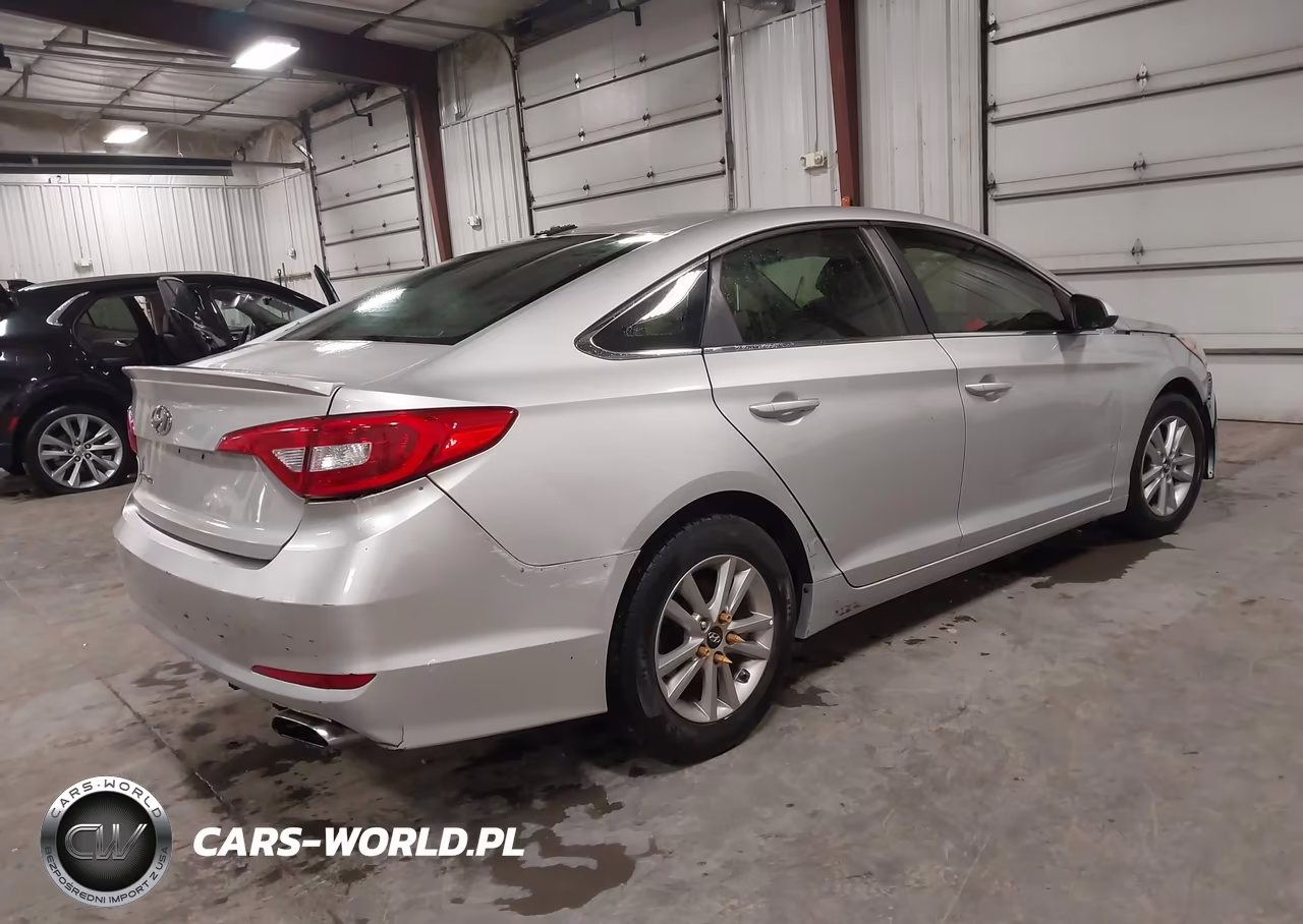 2016 Hyundai Sonata VIN:5NPE24AF3GH396965 - 4